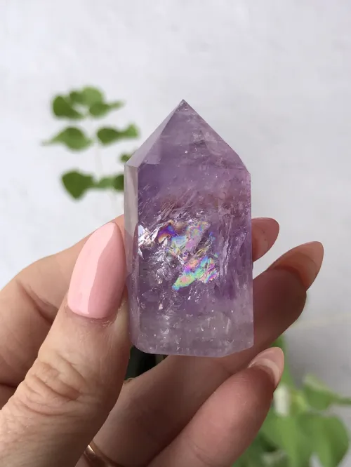 When to seek professional cleaning or repair for amethyst ornaments