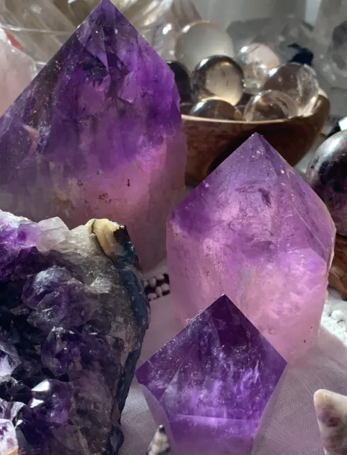 Close-up of amethyst geodes showing color variations